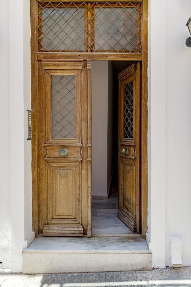 Ethrionplus Two Rooms Apartments Balconies 100 M From The Port Ermoupoli Esterno foto