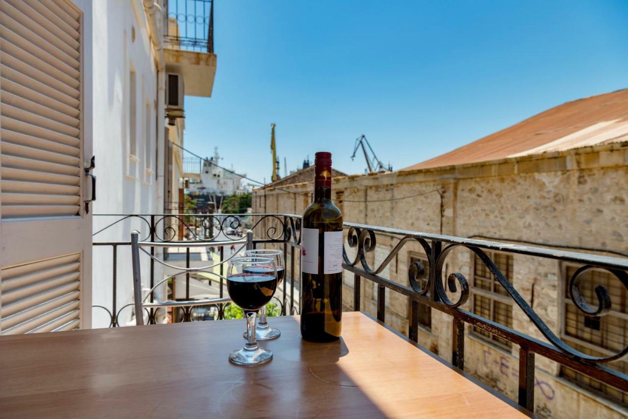 Ethrionplus Two Rooms Apartments Balconies 100 M From The Port Ermoupoli Esterno foto