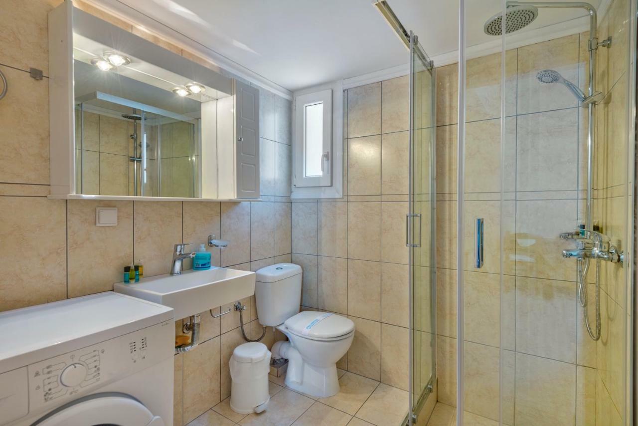 Ethrionplus Two Rooms Apartments Balconies 100 M From The Port Ermoupoli Esterno foto