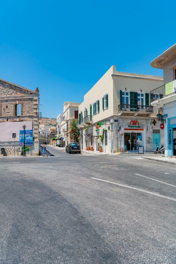 Ethrionplus Two Rooms Apartments Balconies 100 M From The Port Ermoupoli Esterno foto