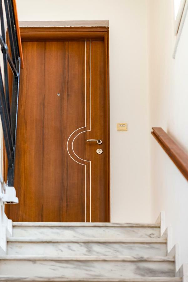 Ethrionplus Two Rooms Apartments Balconies 100 M From The Port Ermoupoli Esterno foto